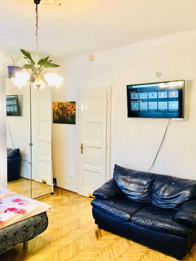 شقة Romantic Studio In Budapest 12Th District Close To Mom Park المظهر الخارجي الصورة